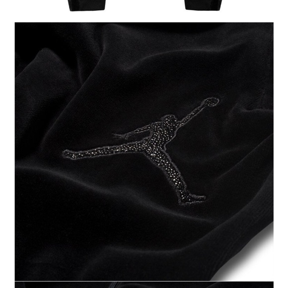 Rare Jordan Velour tracksuit with matching backpack. The size is XXL . - Picture 5 of 16